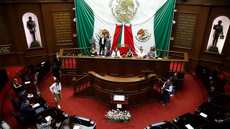 Legislativo reconocerá a médicos michoacanos a través de la condecoración “Manuel Martínez Báez” 