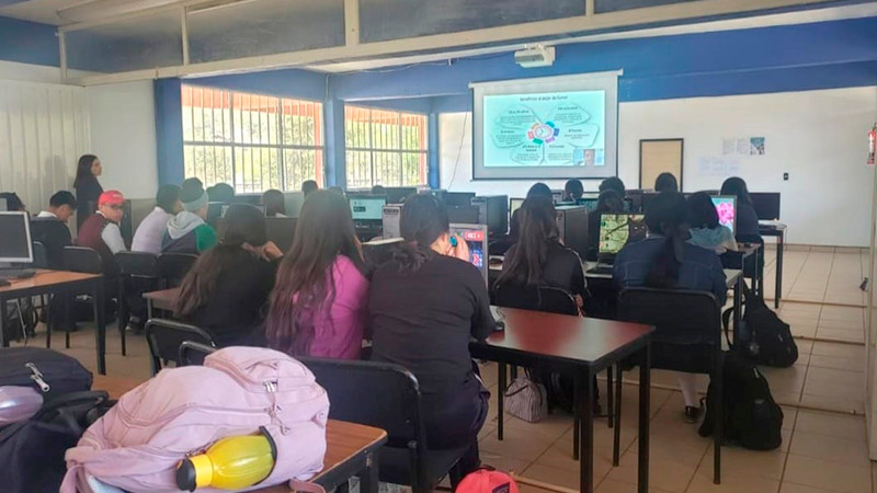 Cecytem concientiza a estudiantes sobre daños por consumo de tabaco