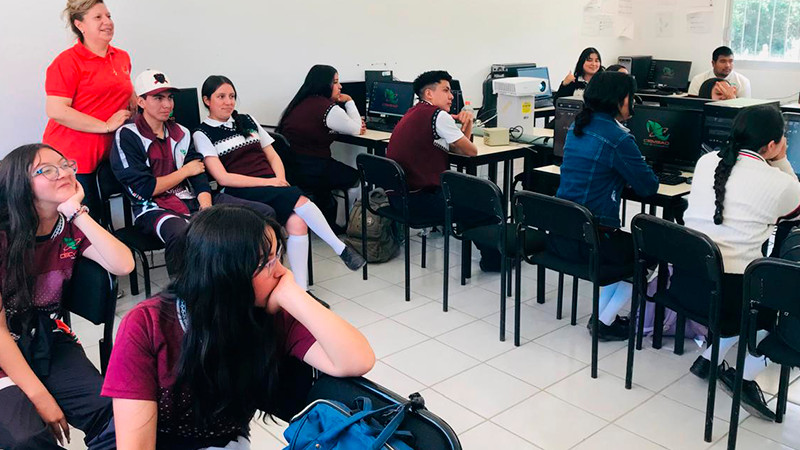 Cecytem concientiza a estudiantes sobre daños por consumo de tabaco