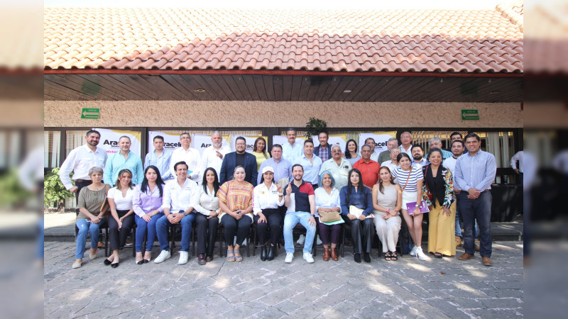 Con gran éxito se realiza el Foro de Participación convocado por Araceli Saucedo