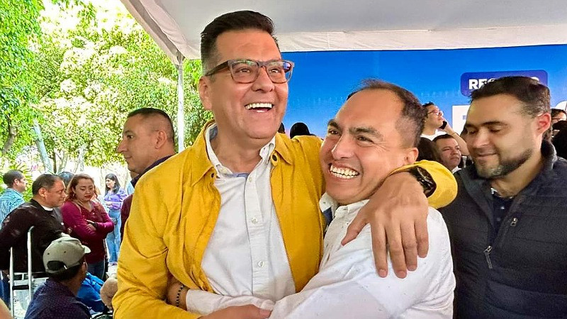 Oficializa Juan Bernardo su renuncia como integrante de la planilla de Alfonso Martínez Alcázar  