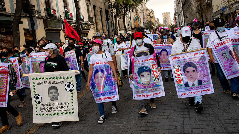 Padres de los 43 normalistas de Ayotzinapa llaman a boicotear campañas electorales 