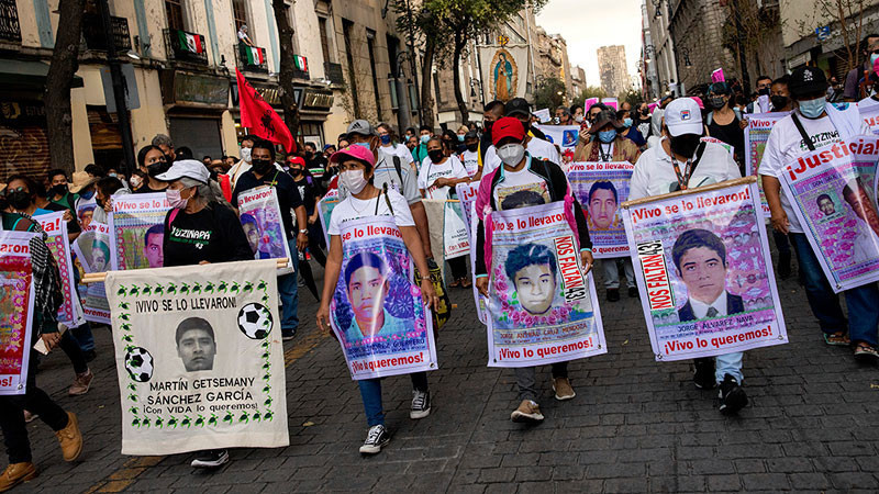 Padres de los 43 normalistas de Ayotzinapa llaman a boicotear campañas electorales 