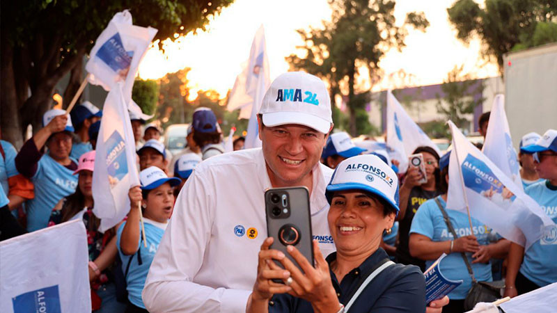 Demuestra Alfonso Martínez cómo hacer campaña en el primer día de actividades