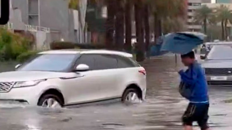 Fuertes lluvias paralizan Medio Oriente; inundaciones dejan 18 muertos en Omán 