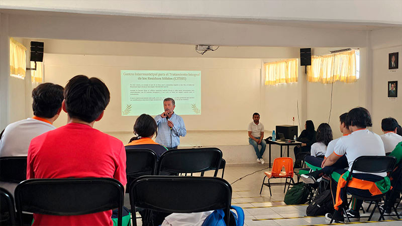 Sector educación lleva a estudiantes de Penjamillo, Michoacán, tema de salud, ciencia y tecnología 
