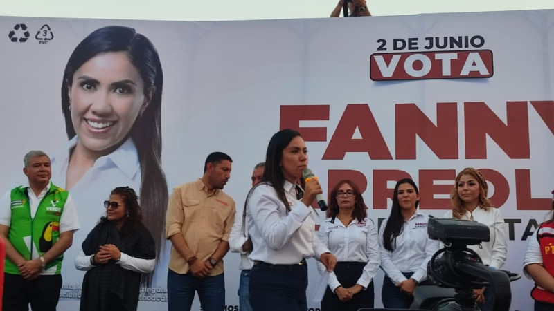 Fanny Arreola arranca campaña por la presidencia municipal de Apatzingán 