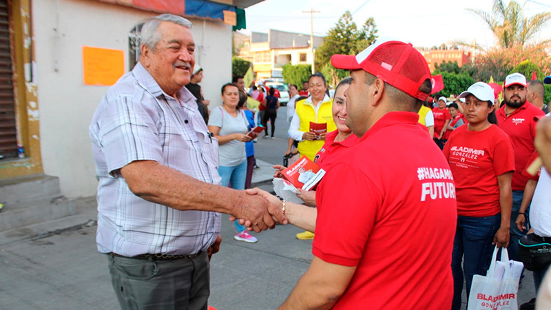 Visita Bladimir González Cuto del Porvenir en Tarímbaro