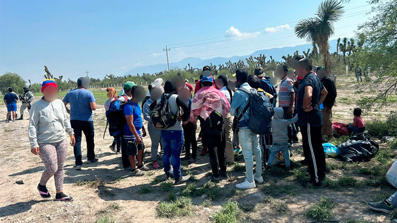 Rescatan a 47 migrantes en Nuevo León; detiene a seis presuntos traficantes de personas 
