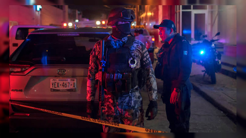 Incendian con bombas molotov taquería en Uruapan, Michoacán  