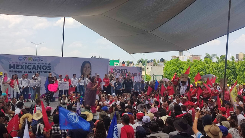 Bladimir González y Xóchitl Gálvez se encuentran con los tarimbarenses y comunidad migrante 