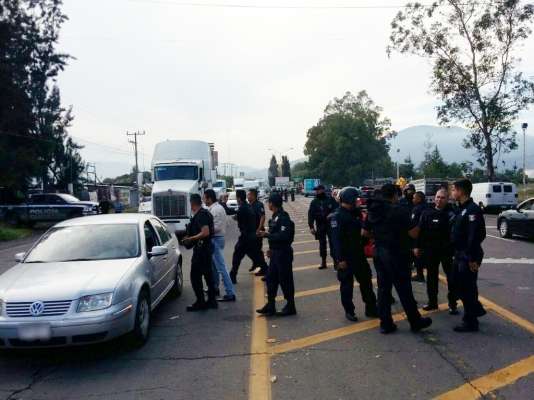 Libre el acceso a Uruapan por la autopista Siglo XXI, reporta la SSP; sigue bloqueo en la Uruapan–Paracho - Foto 2 