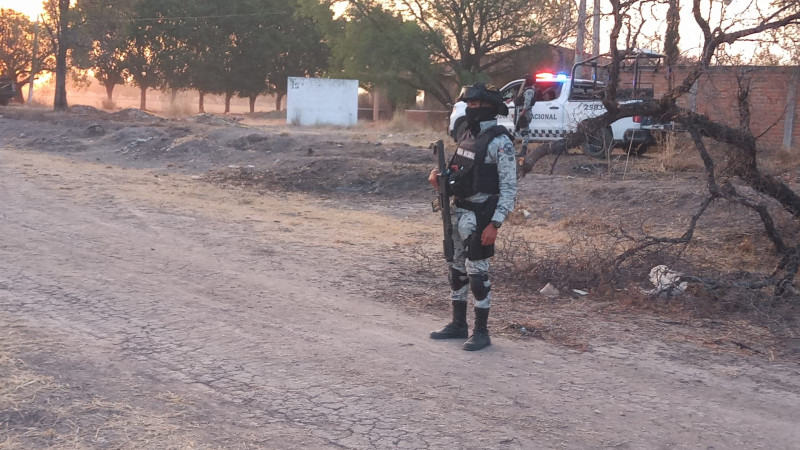 Hallan cuerpo sin vida en camino de terracería en carretera Celaya-San Miguel de Allende 