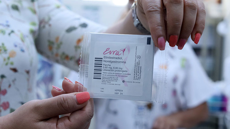 Regala Secretaría de Salud de Michoacán parches anticonceptivos en sus centros de salud 