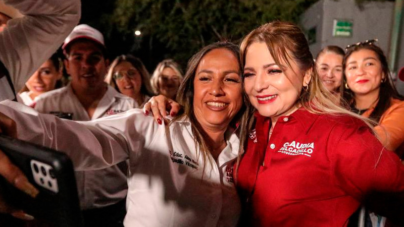 Claudia Delgadillo se reúne con simpatizantes en Ayotlán; plantea propuestas 