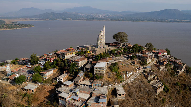 Secretaría de Medio Ambiente protegerá 33 mil hectáreas para rescatar al lago de Pátzcuaro 
