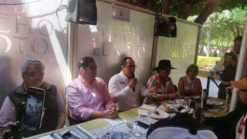 Presenta “Chema” su Declaración 8 de 8 en Querétaro 
