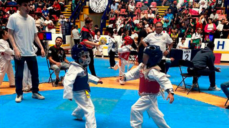 Niñas y niños del DIF Michoacán ganan 13 medallas en Copa de Taekwondo 