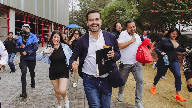 Jorge Máynez se compromete a asignar recursos para las niñas y niños de México 