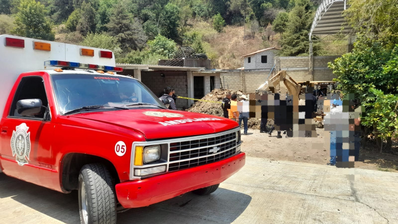 En Zitácuaro, Michoacán, muere hombre al ser sepultado por un alud de tierra 