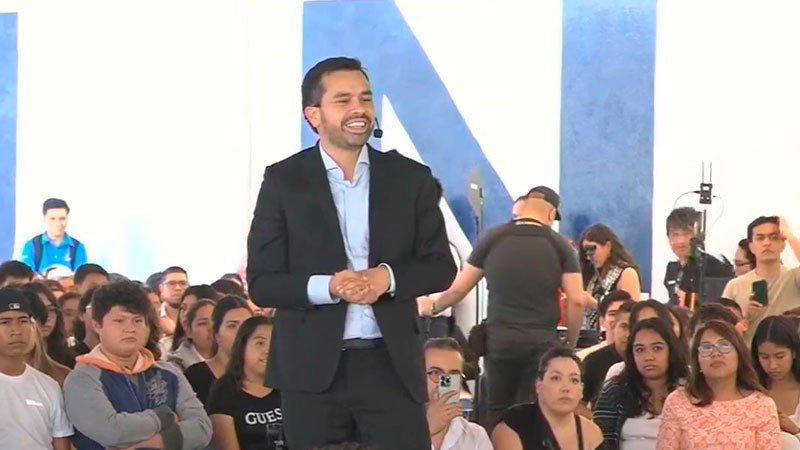 Álvarez Máynez propone programa para erradicar feminicidios y violencia machista 