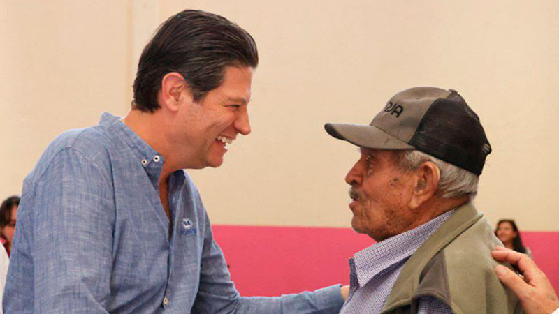 Se reúne Alfonso Martínez con transportistas  