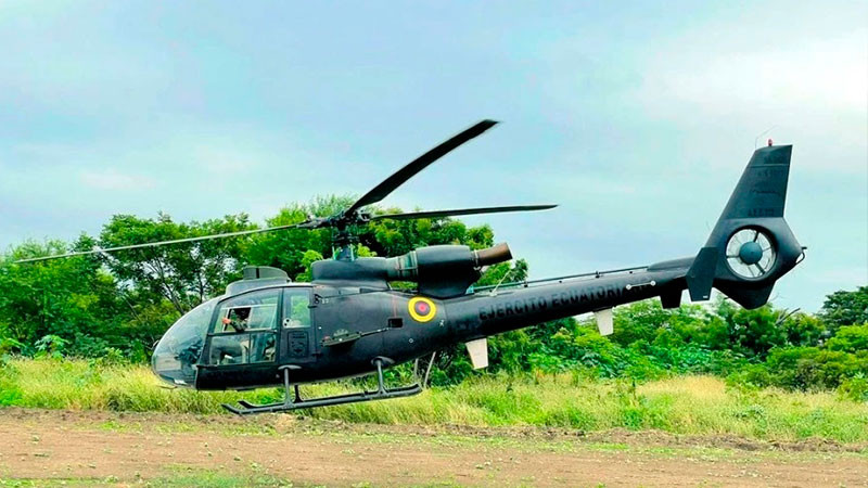 Se accidenta helicóptero del Ejército ecuatoriano con 8 tripulantes 