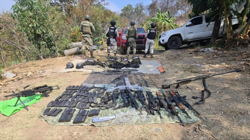 Golpe al CJNG en Uruapan, Michoacán: Aseguran arsenal con Barrett calibre 50, ametralladora Minimi y lanzagranadas 
