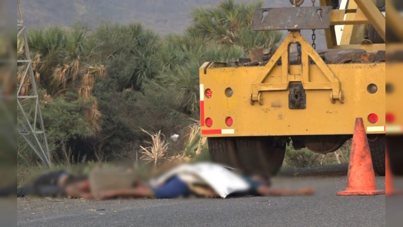 Tráiler atropella a migrantes que caminaban sobre carretera de Oaxaca; hay tres muertos y un herido