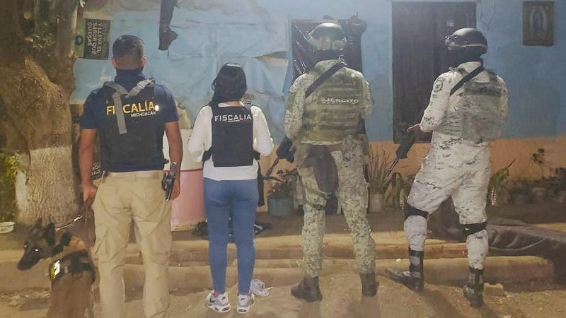 Detienen en Pátzcuaro, Michoacán a dos presuntos vendedores de sustancias ilícitas 