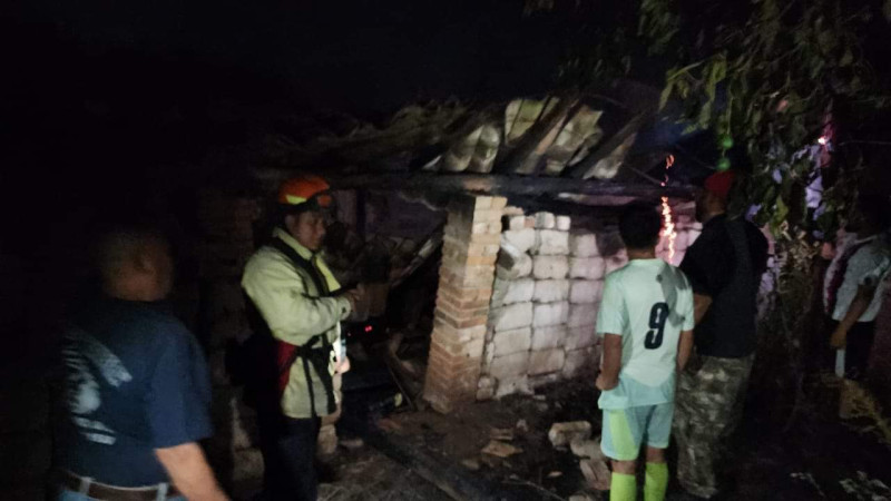 Se incendia bodega en Zinapécuaro, Michoacán, solo hubo daños materiales 
