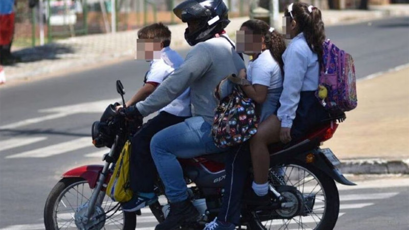 Diputados prohíben a menores de 12 años viajar en motocicletas 
