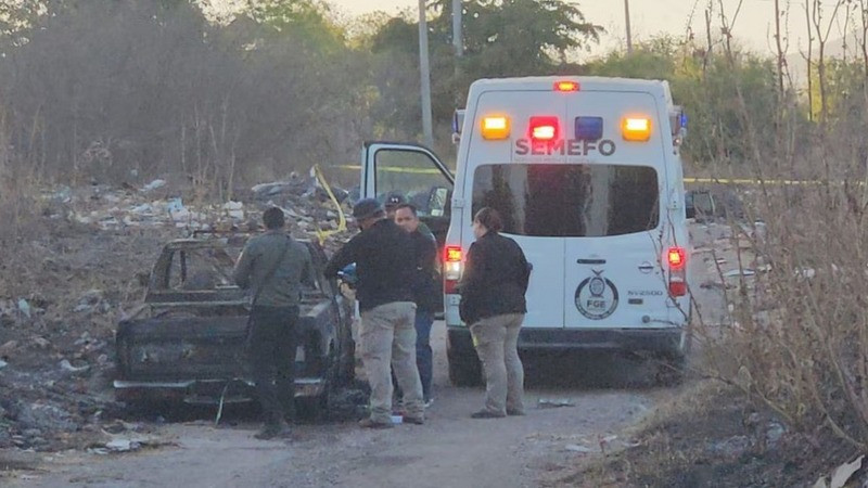 Hallan cuerpo sin vida al interior de camioneta calcinada en Culiacán, Sinaloa 