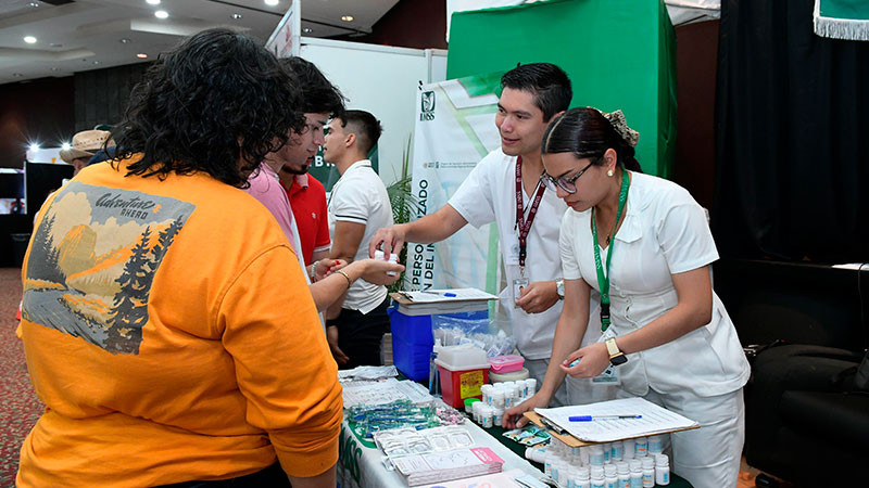En el Festival Michoacán de Origen el IMSS ofrece vacunas y asesoría 