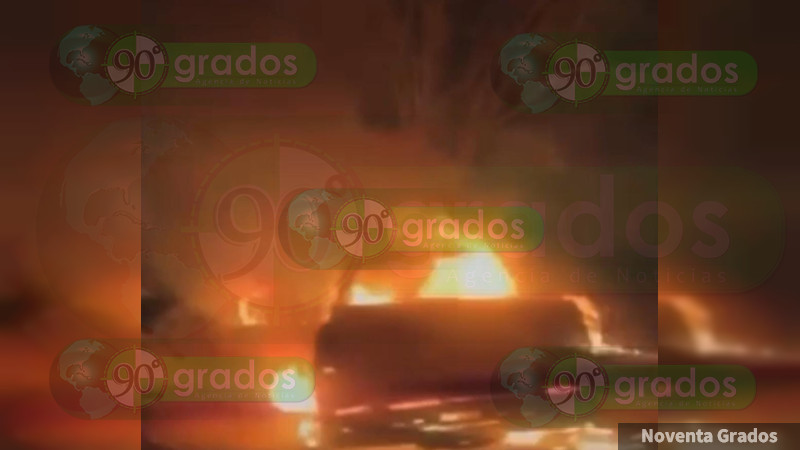 Hallan tres decapitados dentro de autos quemados en José Sixto Verduzco, Michoacán 