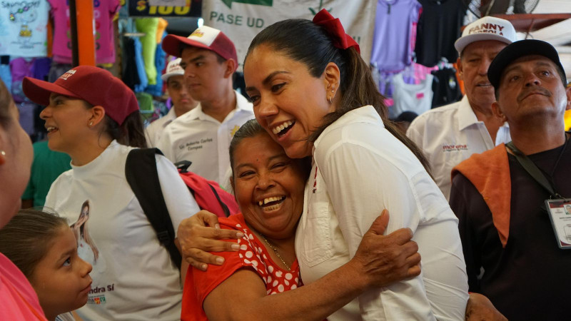 Desde nuestra trinchera seguiremos trabajando por la estabilidad de Apatzingán: Fanny Arreola 