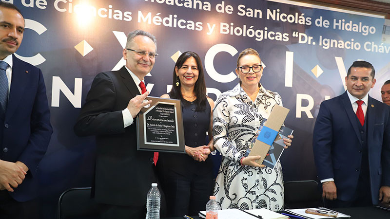 Sector educativo de Michoacán reconoce labor humanista de la Facultad de Medicina 