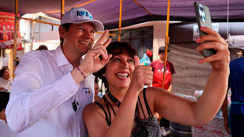 En cada calle y avenida, Alfonso multiplica el apoyo