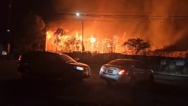 Se registra incendio en inmueble en la colonia El Vergel, en Morelia 