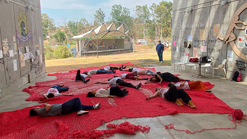 Colectivas visibilizan la violencia de la desaparición forzada a través del arte 