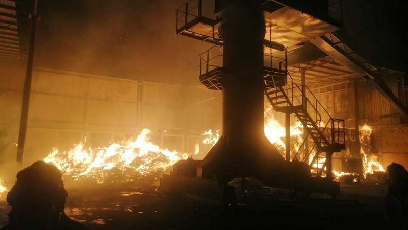 Se incendia recicladora en Morelia, Michoacán; solo hubo daños materiales 