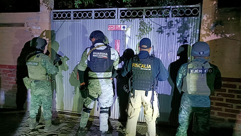 Aseguran armas de fuego, cargadores  y equipo táctico en Apatzingán