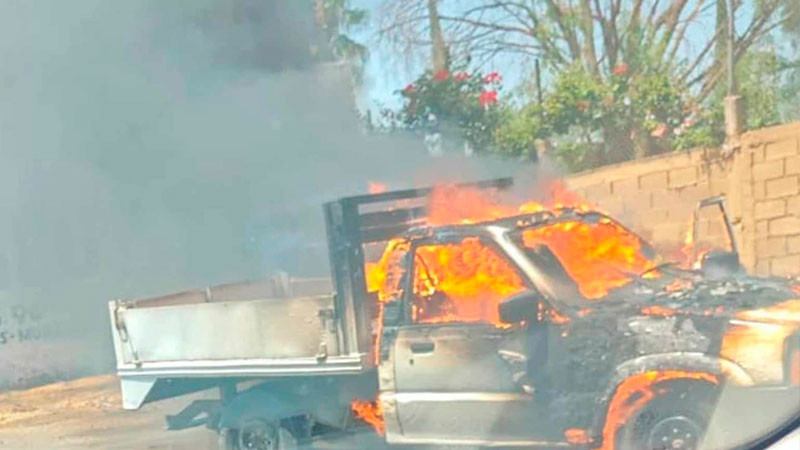 Se incendia camioneta en colonia Jardines de la Concordia en Morelia 