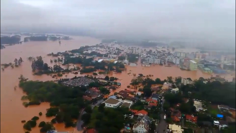 Emiten alerta roja por fuertes lluvias en Brasil; reportan 40 muertos 
