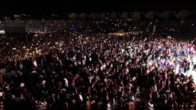 Más de 25 mil cantaron con La Arrolladora en el Festival Michoacán de Origen