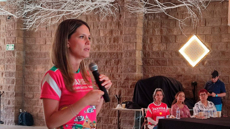 Daniela de los Santos presenta sus propuestas a líderes sociales del distrito 17 