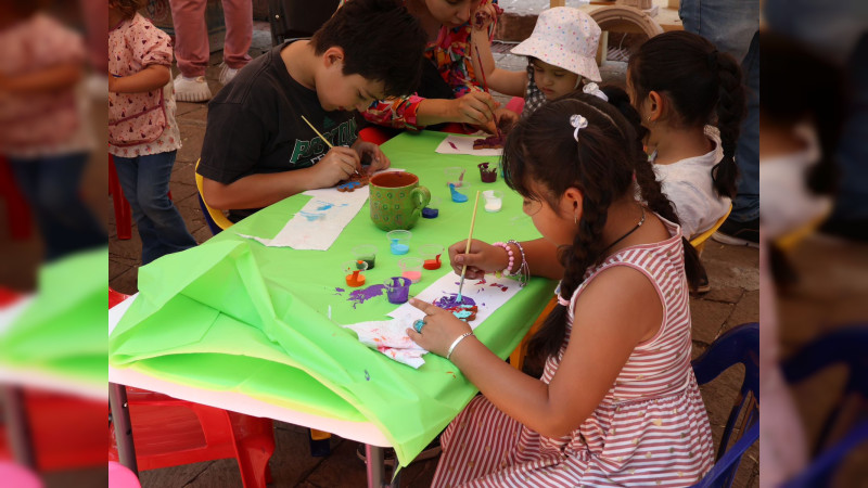 Dedica Festival Michoacán de Origen taller artesanal para niñas y niños