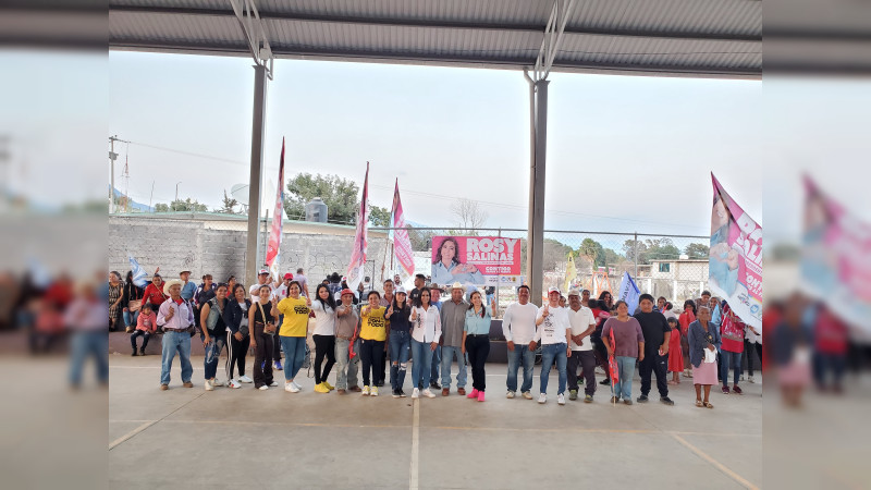 Gloria Tapia cierra filas con las familias del ejido Ocurio de Zitácuaro