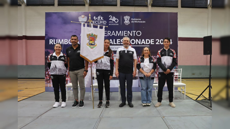 Abandera Bedolla delegación michoacana participante en Nacionales Conade 2024