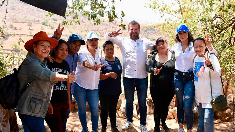 Realiza doctor Mario Martínez Alcázar recorrido en zona rural